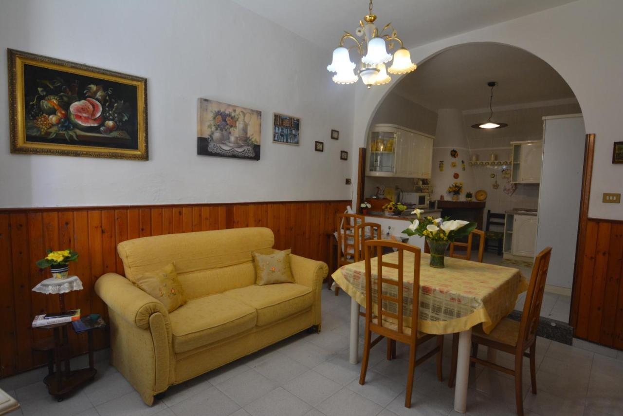 Casa Vacanze I Girasoli Iglesias Buitenkant foto