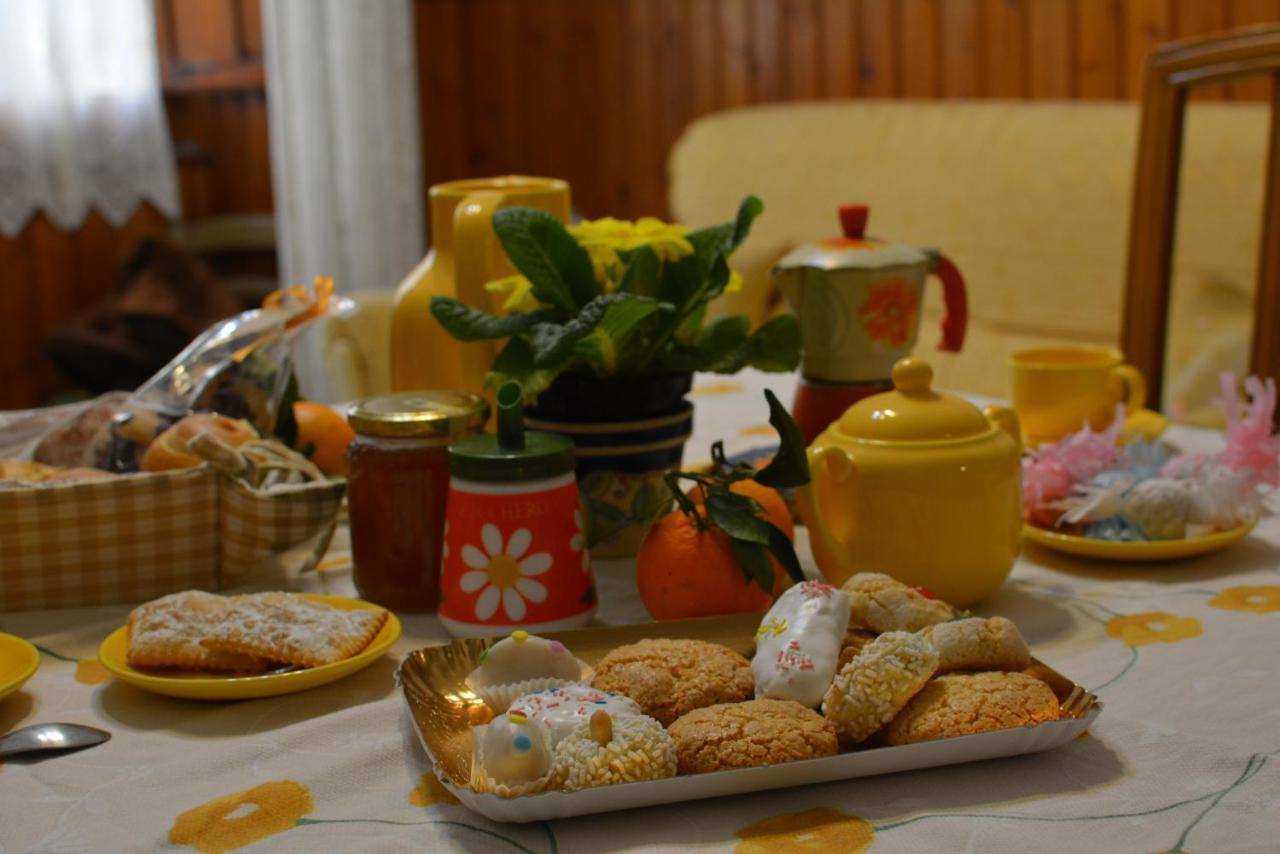 Casa Vacanze I Girasoli Iglesias Buitenkant foto