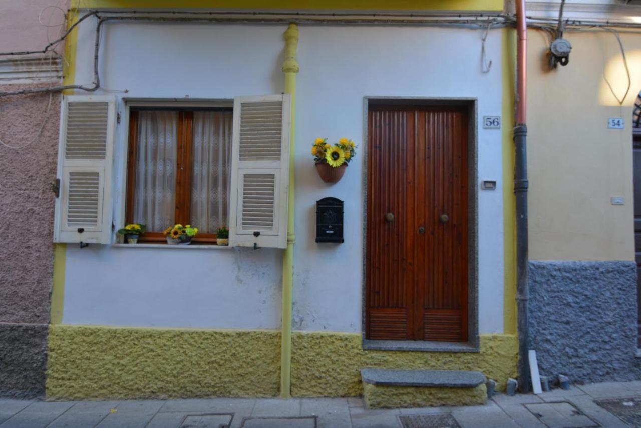 Casa Vacanze I Girasoli Iglesias Buitenkant foto